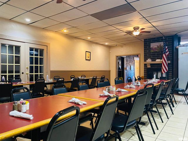 118 W 10TH Avenue, Milan, IL 61264