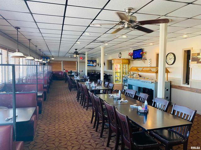 118 W 10TH Avenue, Milan, IL 61264