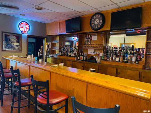 118 W 10TH Avenue, Milan, IL 61264