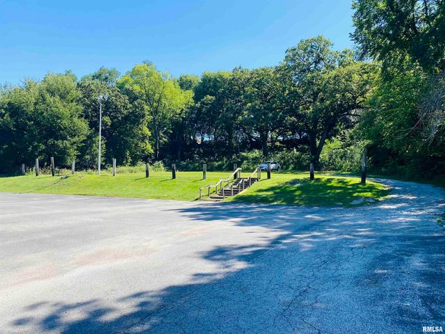 118 W 10TH Avenue, Milan, IL 61264