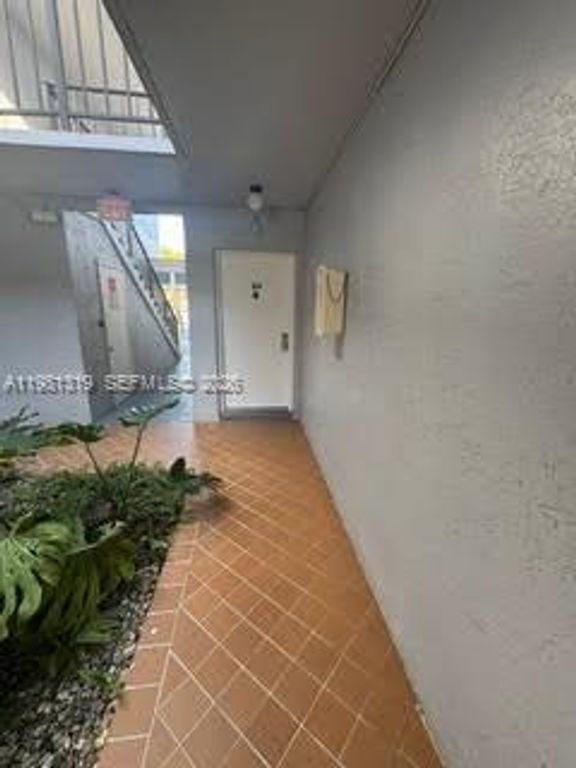 9225 SW 87th Ave A6, Miami, FL 33176