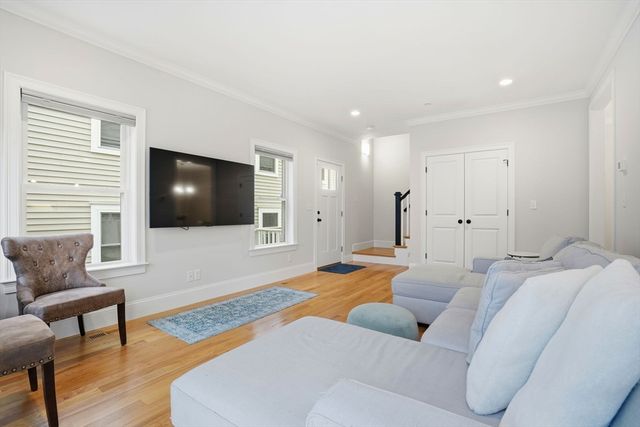 433 Neponset St A, Norwood, MA 02062