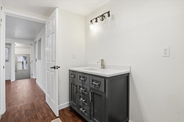 14902 E E Valleyway Ave, Spokane Valley, WA 99216