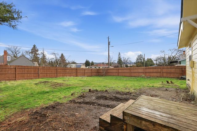 14902 E E Valleyway Ave, Spokane Valley, WA 99216