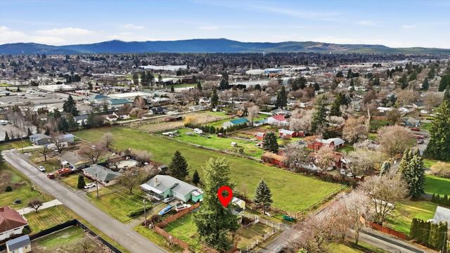 14902 E E Valleyway Ave, Spokane Valley, WA 99216