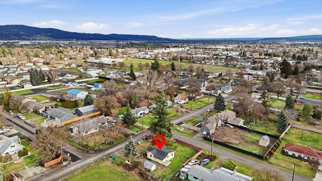 14902 E E Valleyway Ave, Spokane Valley, WA 99216