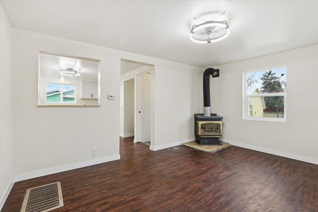 14902 E E Valleyway Ave, Spokane Valley, WA 99216