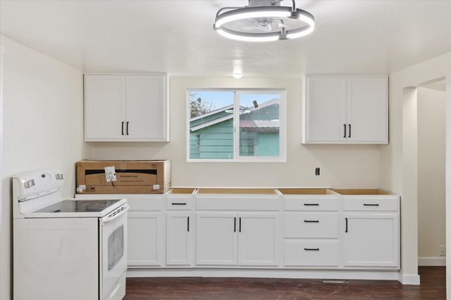 14902 E E Valleyway Ave, Spokane Valley, WA 99216