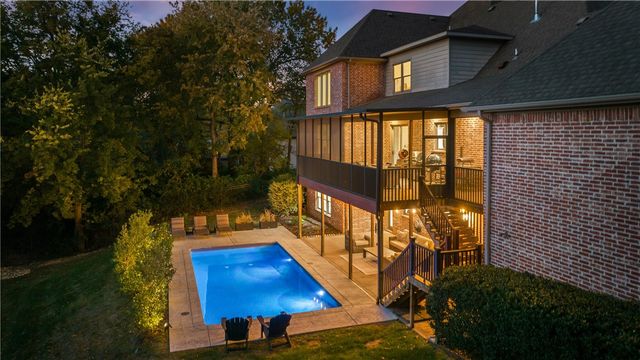 10 S Plymouth Lane, Rogers, AR 72758