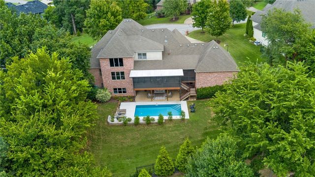 10 S Plymouth Lane, Rogers, AR 72758