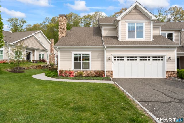 20 Brookside Court 20, Newtown, CT 06470