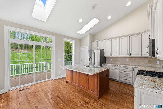 20 Brookside Court 20, Newtown, CT 06470