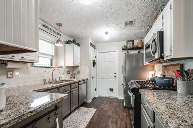 1010 Briarwood Court, Deer Park, TX 77536