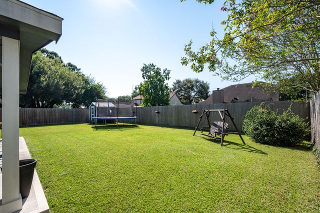 1010 Briarwood Court, Deer Park, TX 77536