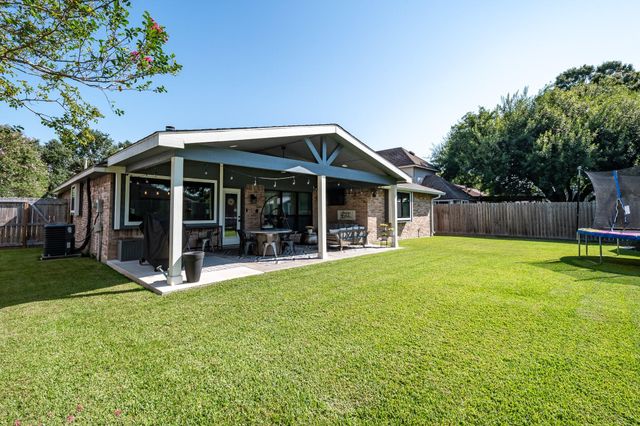 1010 Briarwood Court, Deer Park, TX 77536