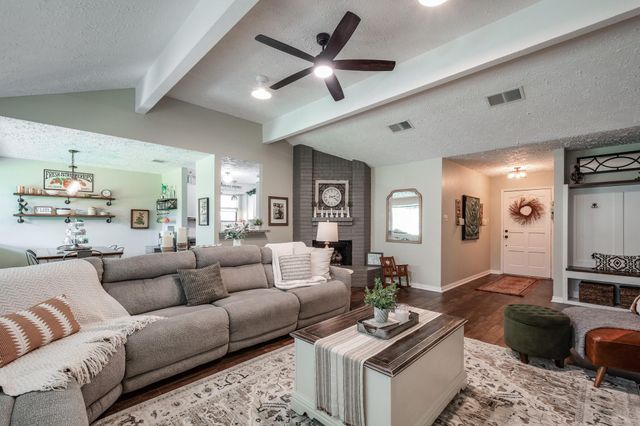 1010 Briarwood Court, Deer Park, TX 77536