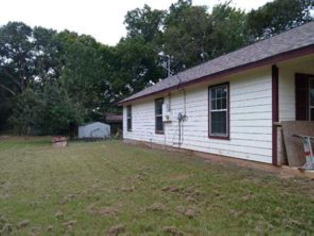 1131 W Front Street, Sealy, TX 77474