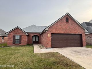 143 Legend Creek Drive, Youngsville, LA 70592
