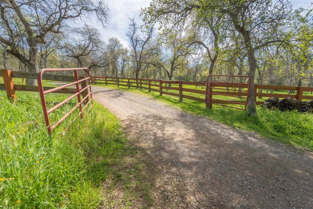 44294 Sequoia Oaks Drive, Three Rivers, CA 93271