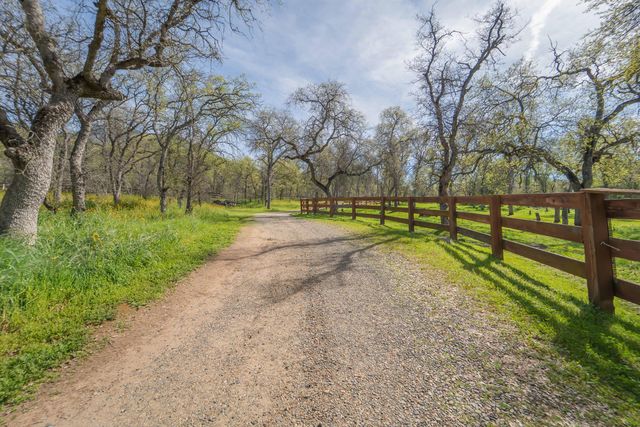 44294 Sequoia Oaks Drive, Three Rivers, CA 93271