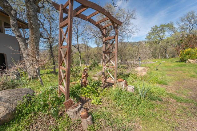 44294 Sequoia Oaks Drive, Three Rivers, CA 93271