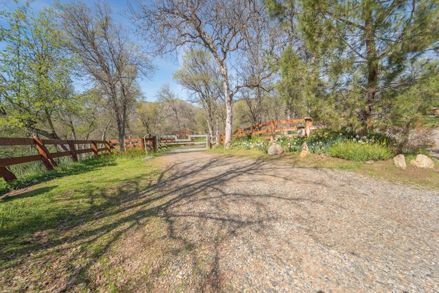 44294 Sequoia Oaks Drive, Three Rivers, CA 93271