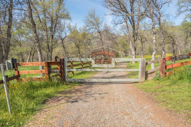 44294 Sequoia Oaks Drive, Three Rivers, CA 93271