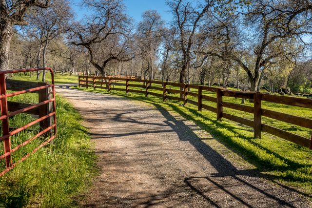 44294 Sequoia Oaks Drive, Three Rivers, CA 93271