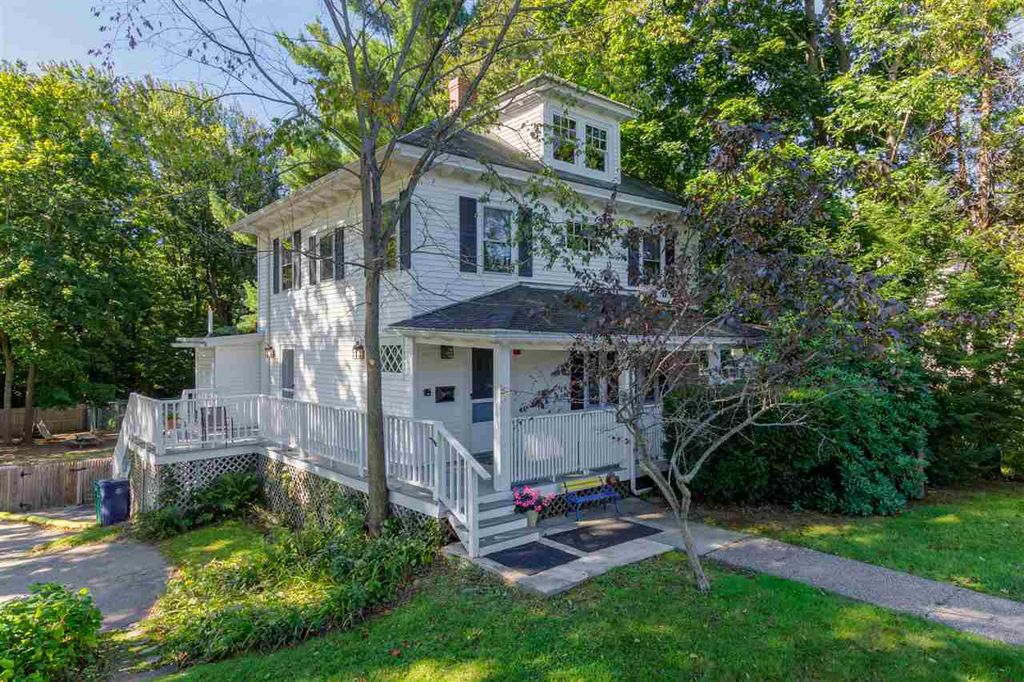 Image 1 of property listing at 137 Winnacunnet Road, Hampton, NH 03842