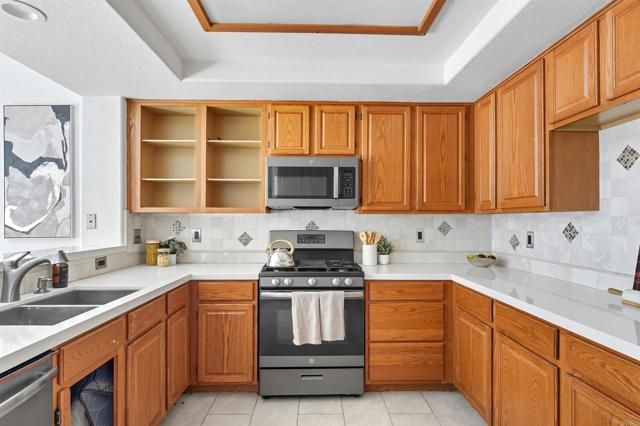 28832 Champions Drive, Menifee, CA 92584