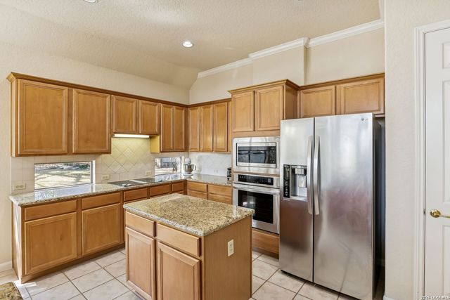 3718 River Falls, San Antonio, TX 78259