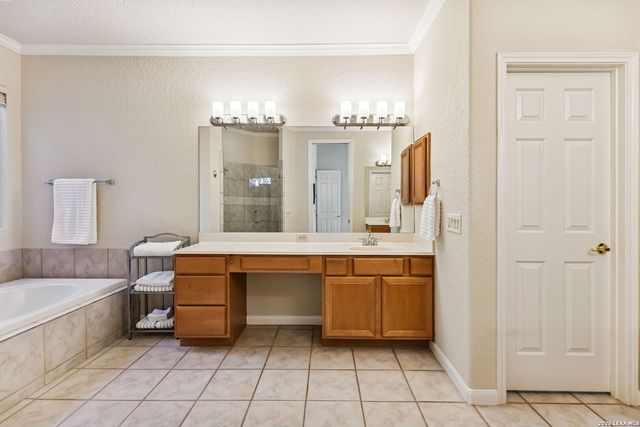 3718 River Falls, San Antonio, TX 78259