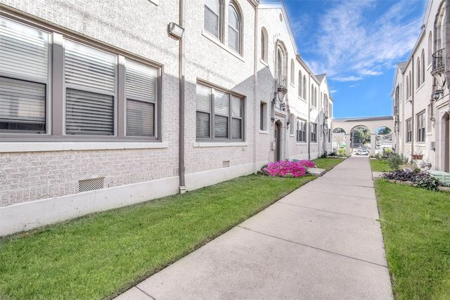 2500 S University Drive, Fort Worth, TX 76109