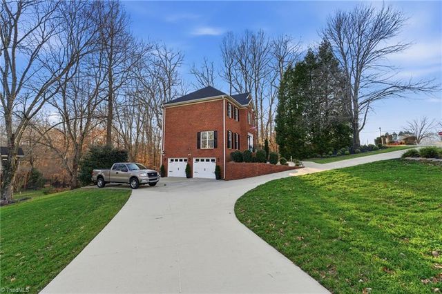 5716 Sutter Lane, Kernersville, NC 27284