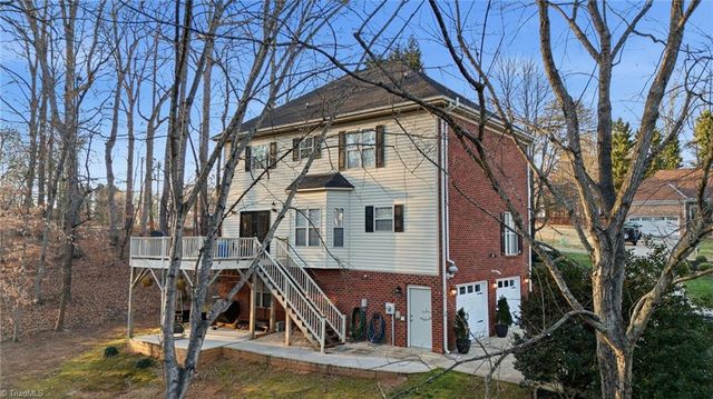 5716 Sutter Lane, Kernersville, NC 27284