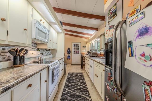 2806 Martin Manor Drive, Goshen, IN 46526