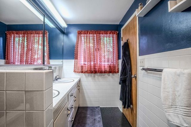 2806 Martin Manor Drive, Goshen, IN 46526
