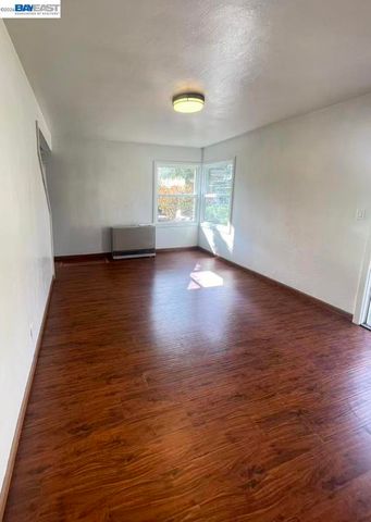 318 Cypress St D, Alameda, CA 94501