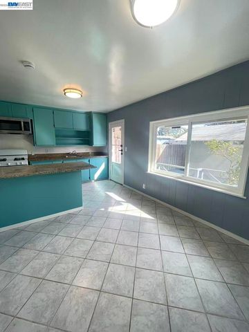 318 Cypress St D, Alameda, CA 94501