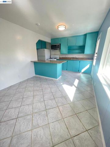 318 Cypress St D, Alameda, CA 94501
