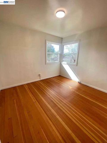318 Cypress St D, Alameda, CA 94501