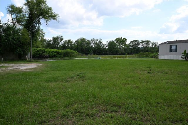 12615 Paradise View Court, Willis, TX 77318