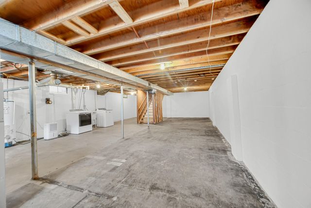 2372 S Taylor Road, Mill Creek, IN 46365