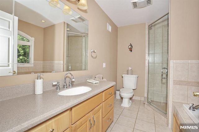 620 Ridgewood Road, Twp Of Washington, NJ 07676