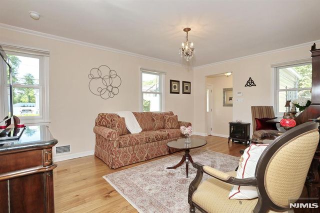 620 Ridgewood Road, Twp Of Washington, NJ 07676