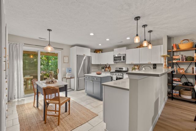 1038 Lexington Farms Dr, Spring Hill, TN 37174