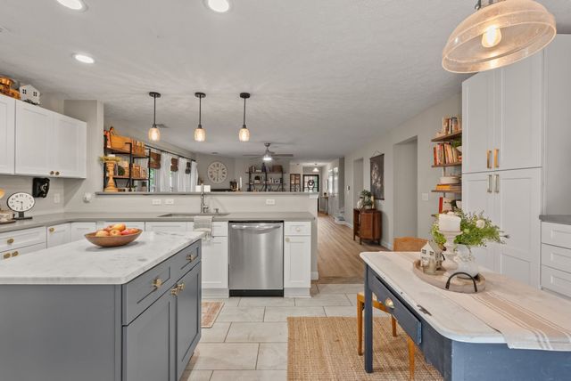 1038 Lexington Farms Dr, Spring Hill, TN 37174