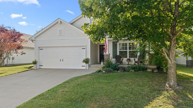 1038 Lexington Farms Dr, Spring Hill, TN 37174