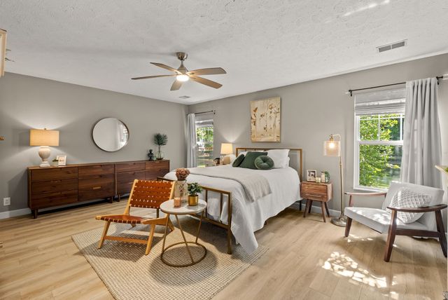1038 Lexington Farms Dr, Spring Hill, TN 37174