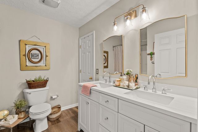 1038 Lexington Farms Dr, Spring Hill, TN 37174